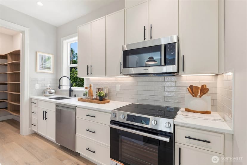 Property photo for 6206 43rd Avenue NE #B, Seattle photo 6