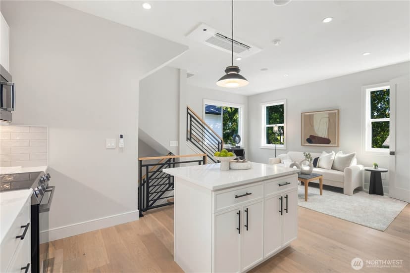 Property photo for 6206 43rd Avenue NE #B, Seattle photo 9