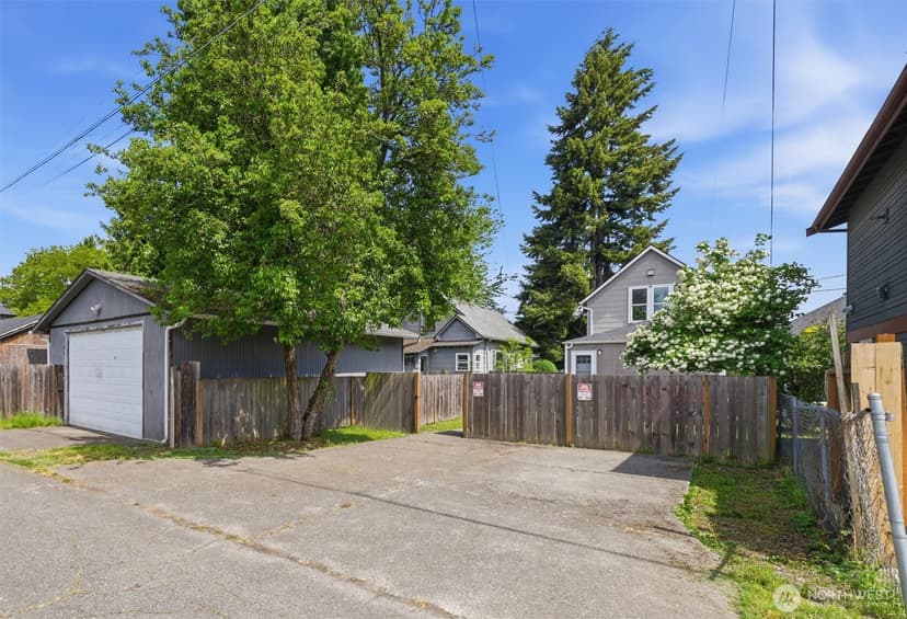 Property photo for 6211 Carleton Avenue S, Seattle photo 31