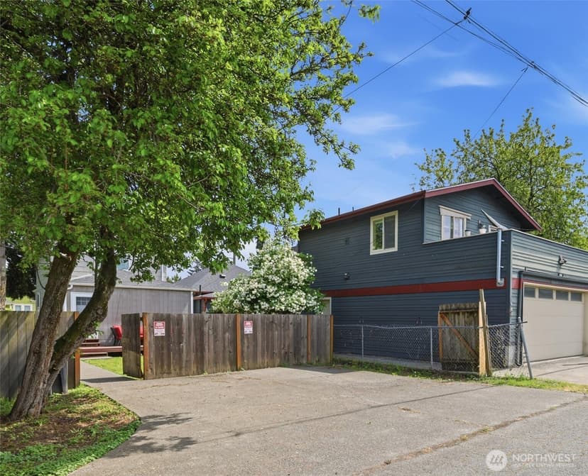 Property photo for 6211 Carleton Avenue S, Seattle photo 32