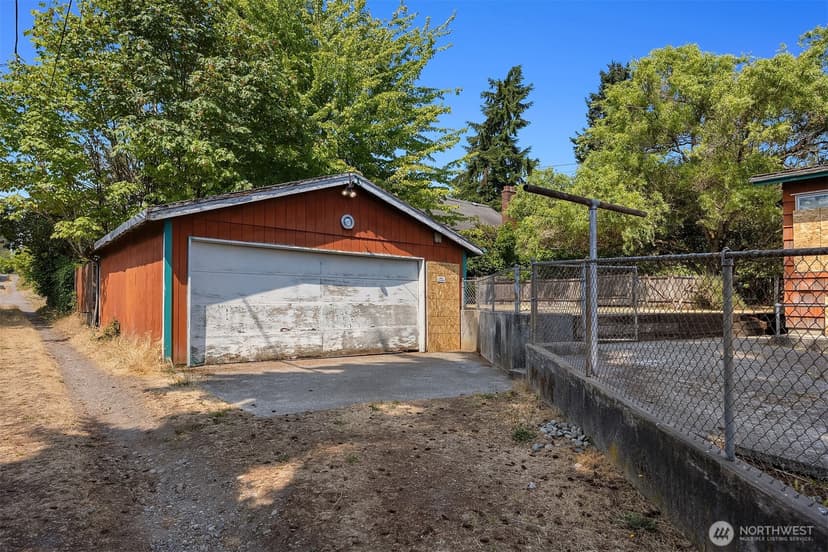 Property photo for 941 N 103rd Street, Seattle photo 13