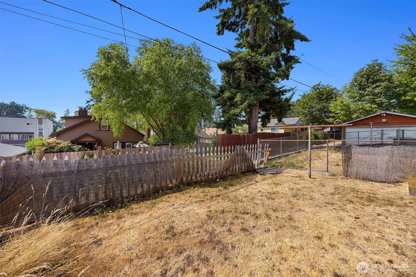 Property photo for 941 N 103rd Street, Seattle photo 16