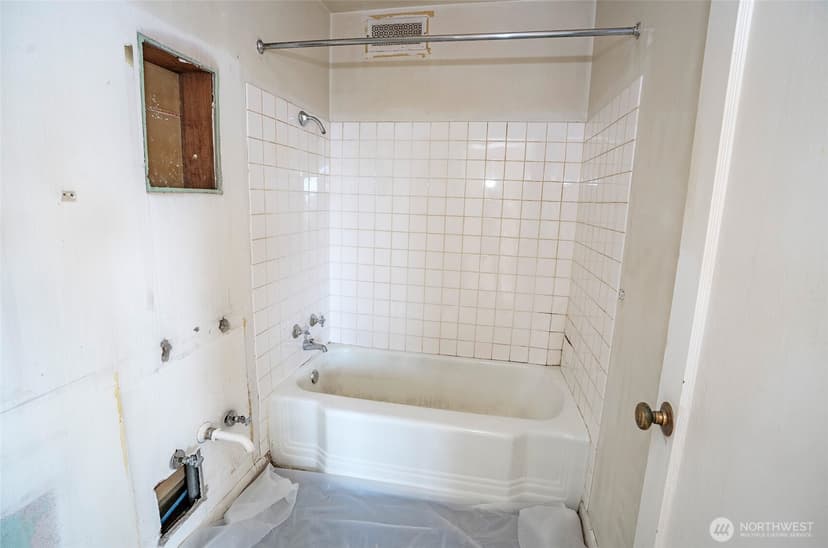 Property photo for 4405 SW Alaska Street #304, Seattle photo 18