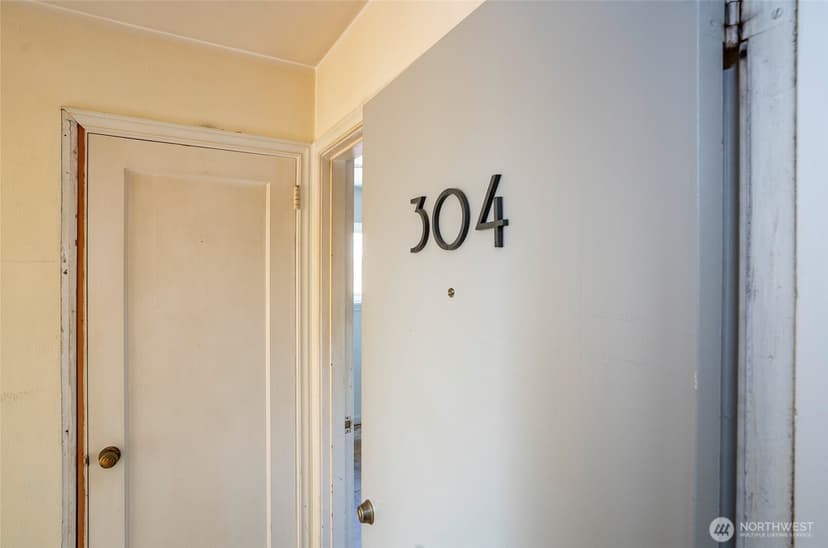 Property photo for 4405 SW Alaska Street #304, Seattle photo 8