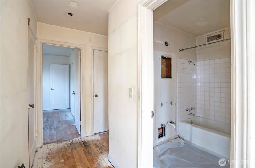 Property photo for 4405 SW Alaska Street #304, Seattle photo 17
