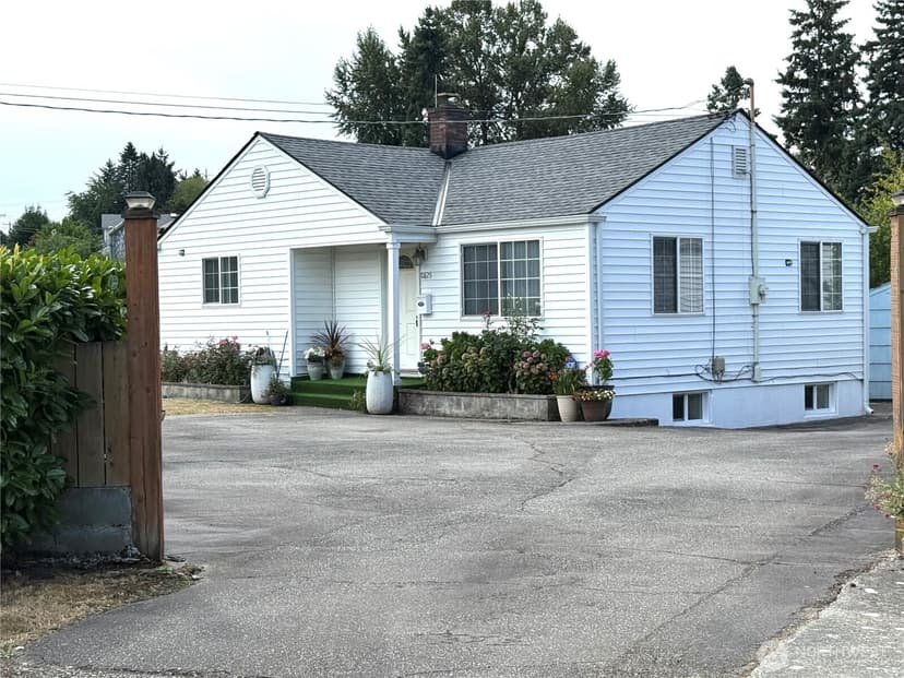 Property photo for 11829 76 Avenue S, Seattle photo 25