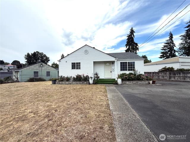 Property photo for 11829 76 Avenue S, Seattle