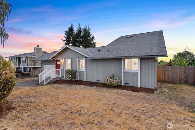 Property photo for 4908 22nd Avenue NE, Tacoma photo 4