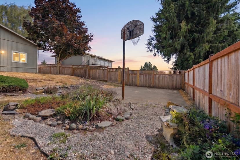 Property photo for 4908 22nd Avenue NE, Tacoma photo 19