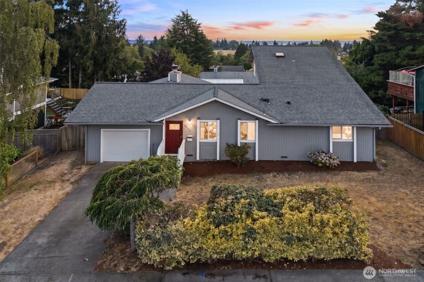 Property photo for 4908 22nd Avenue NE, Tacoma photo 2