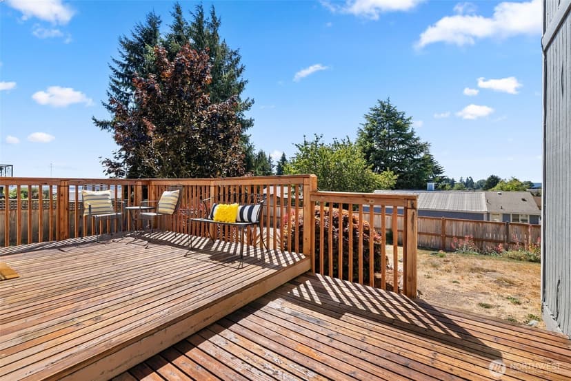 Property photo for 4908 22nd Avenue NE, Tacoma photo 17