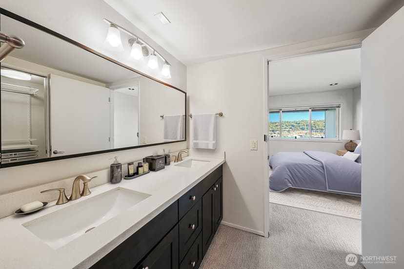 Property photo for 1740 Aurora Avenue N #A-102, Seattle photo 12