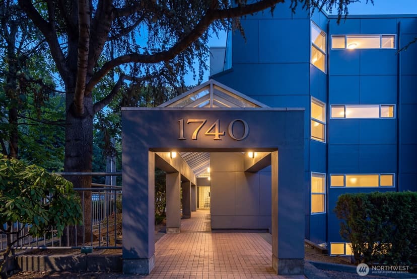 Property photo for 1740 Aurora Avenue N #A-102, Seattle photo 2