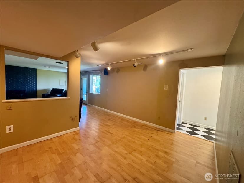 Property photo for 15625 11th Avenue NE, Arlington photo 19