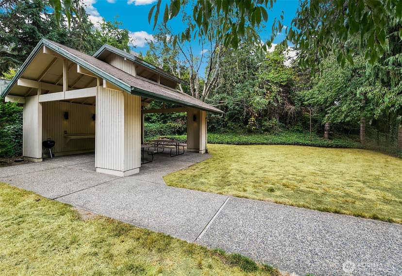 Property photo for 13717 Linden Avenue N #104, Seattle photo 24