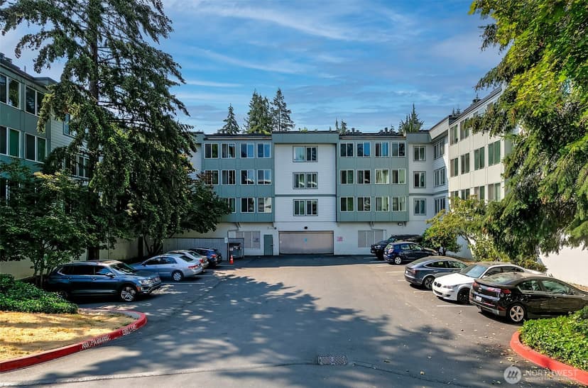Property photo for 13717 Linden Avenue N #104, Seattle photo 27