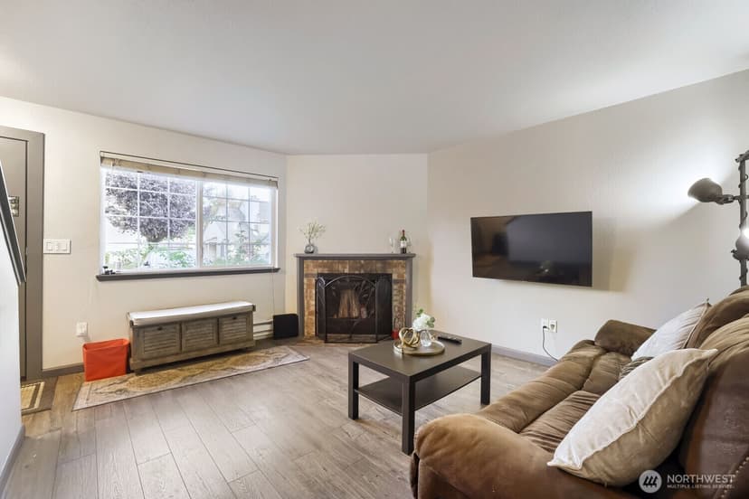 Property photo for 115 124 Street SE #B4, Everett photo 2