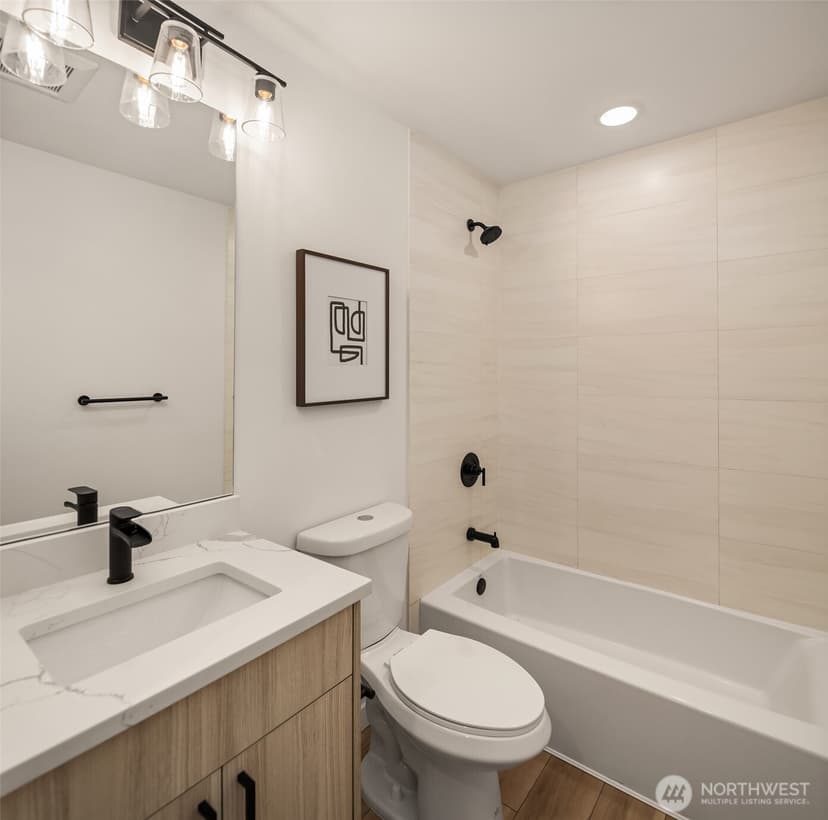 Property photo for 3406 B 34th Avenue W, Seattle photo 17