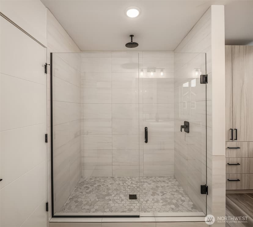 Property photo for 3406 B 34th Avenue W, Seattle photo 12