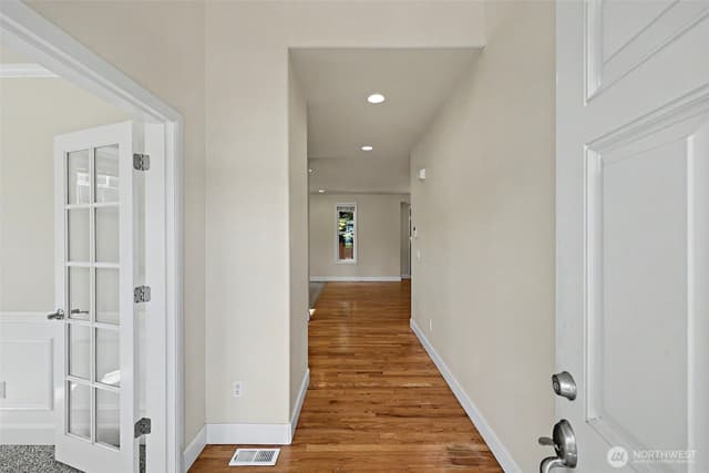 Property photo for 4129 NE 9th Place, Renton photo 2
