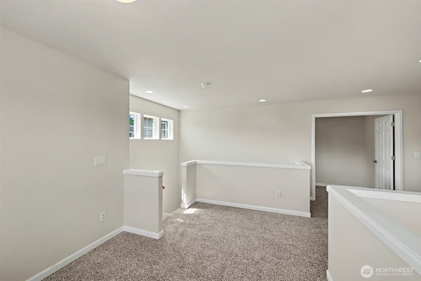 Property photo for 4129 NE 9th Place, Renton photo 12