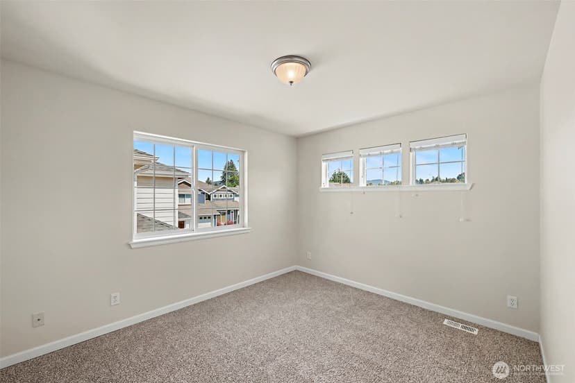 Property photo for 4129 NE 9th Place, Renton photo 21