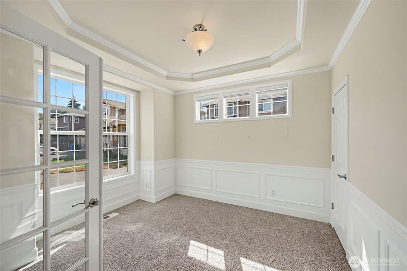 Property photo for 4129 NE 9th Place, Renton photo 3