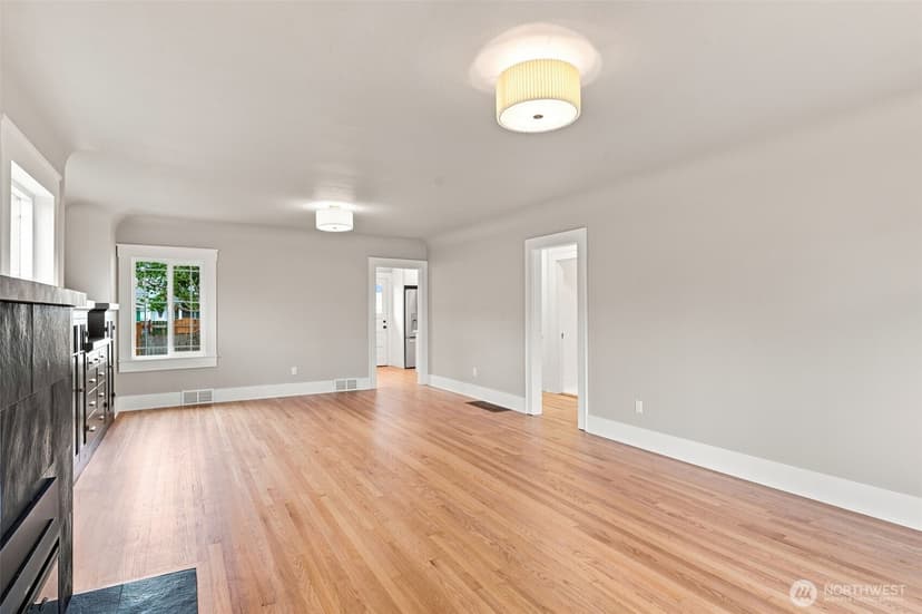 Property photo for 616 N Steele Street, Tacoma photo 7