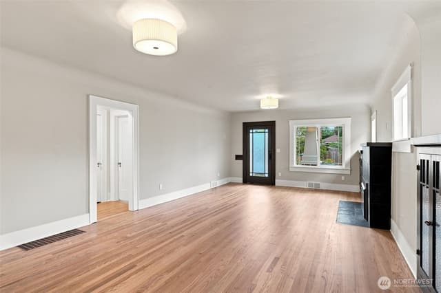 Property photo for 616 N Steele Street, Tacoma photo 5