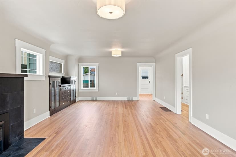 Property photo for 616 N Steele Street, Tacoma photo 6