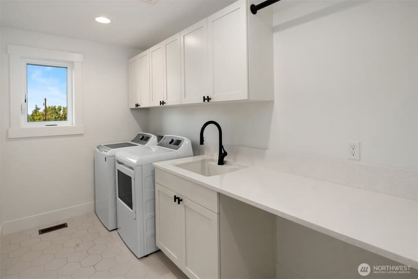 Property photo for 715 Spruce Street, Edmonds photo 26