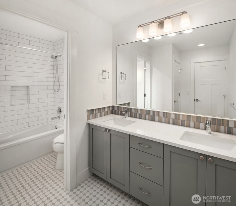 Property photo for 715 Spruce Street, Edmonds photo 23
