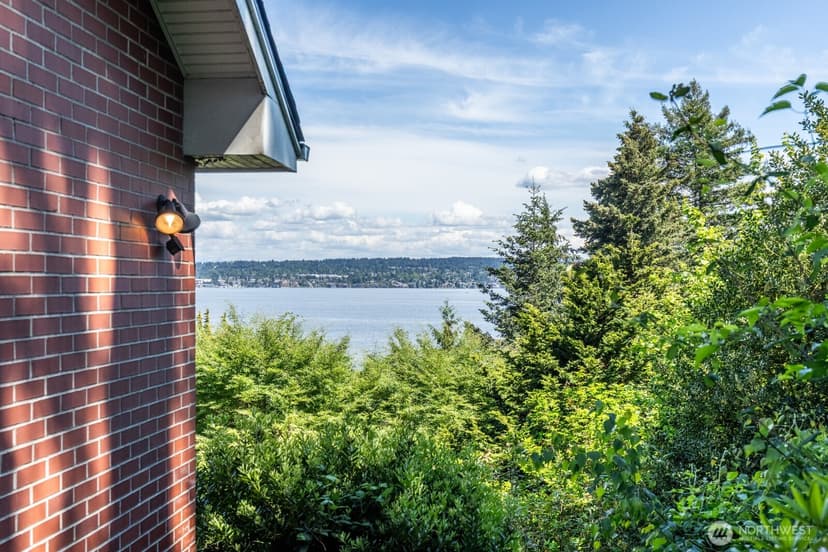 Property photo for 6681 NE Windermere Road, Seattle photo 10