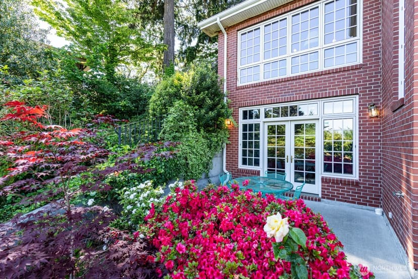 Property photo for 6681 NE Windermere Road, Seattle photo 9