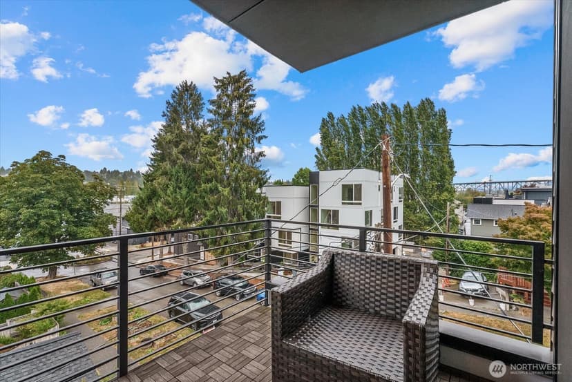 Property photo for 3111 Queen Anne Avenue N, Seattle photo 25