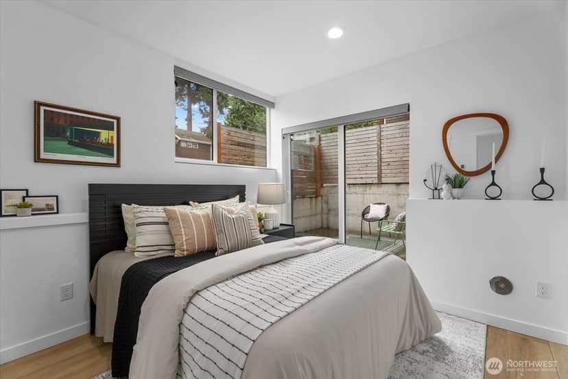 Property photo for 3111 Queen Anne Avenue N, Seattle photo 11
