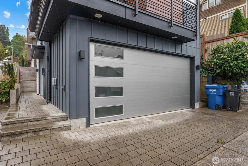 Property photo for 3111 Queen Anne Avenue N, Seattle photo 33