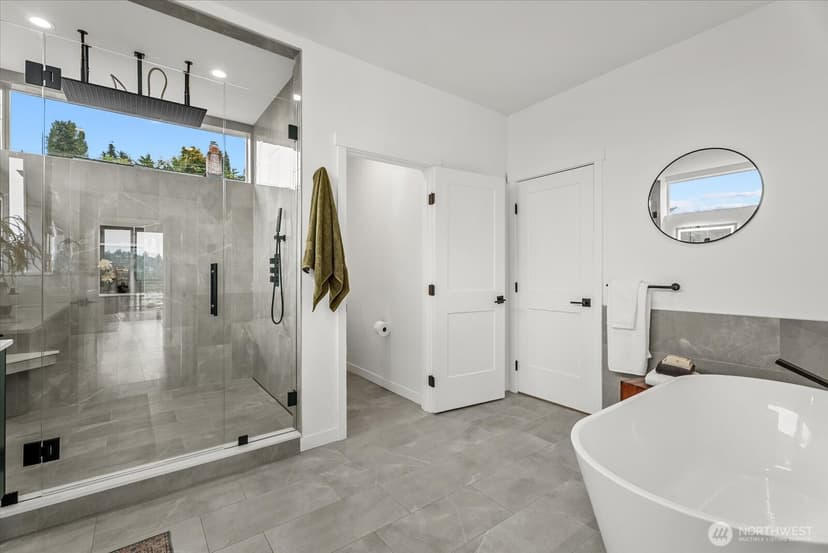 Property photo for 3111 Queen Anne Avenue N, Seattle photo 19