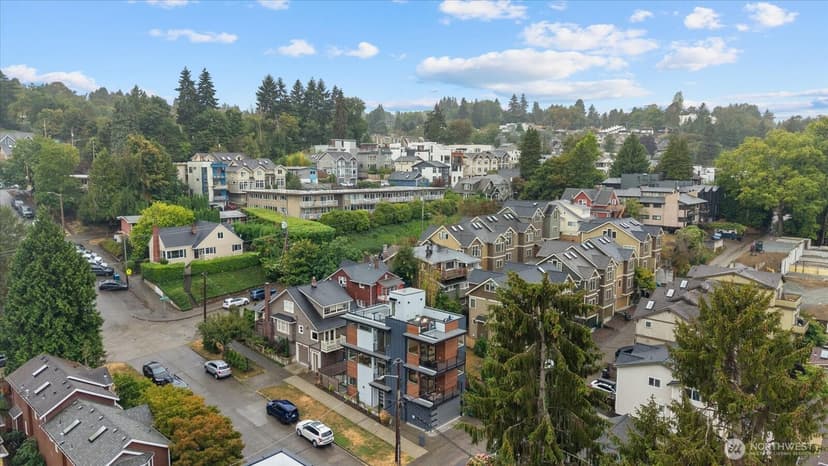 Property photo for 3111 Queen Anne Avenue N, Seattle photo 35