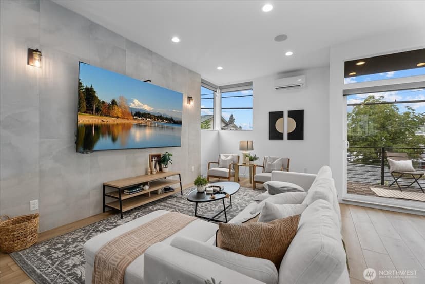 Property photo for 3111 Queen Anne Avenue N, Seattle photo 14