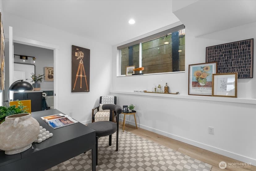 Property photo for 3111 Queen Anne Avenue N, Seattle photo 8