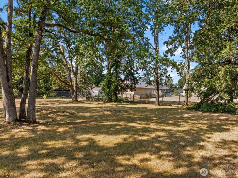 Property photo for 15202 Washington Avenue SW, Lakewood photo 3