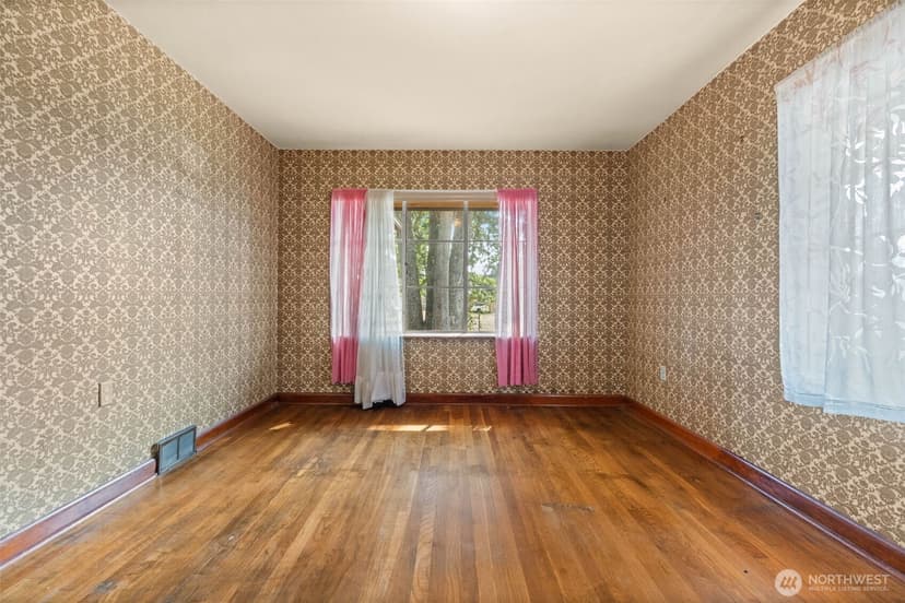 Property photo for 15202 Washington Avenue SW, Lakewood photo 21
