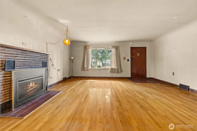 Property photo for 15202 Washington Avenue SW, Lakewood photo 12