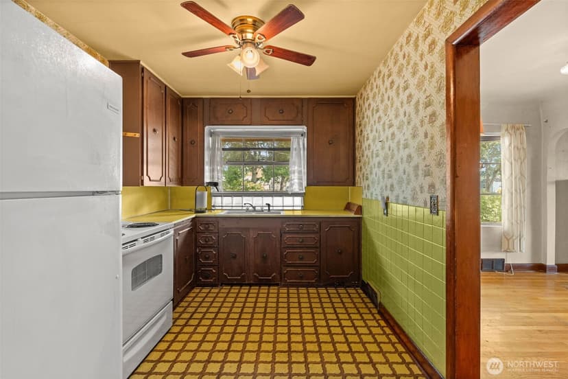 Property photo for 15202 Washington Avenue SW, Lakewood photo 17