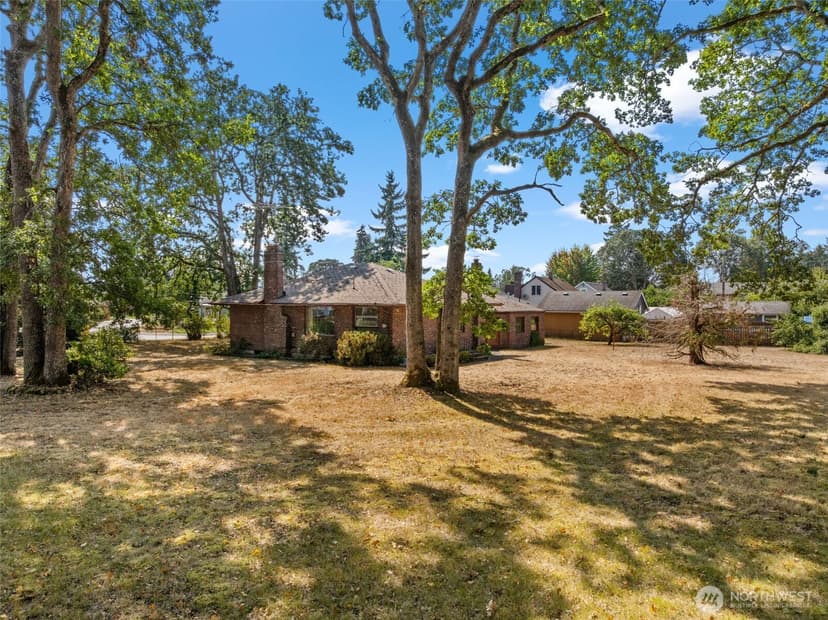 Property photo for 15202 Washington Avenue SW, Lakewood photo 6