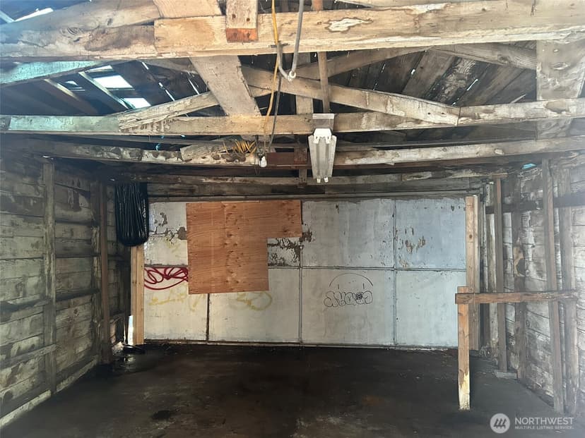 Property photo for 5247 Brooklyn Avenue NE, Seattle photo 14