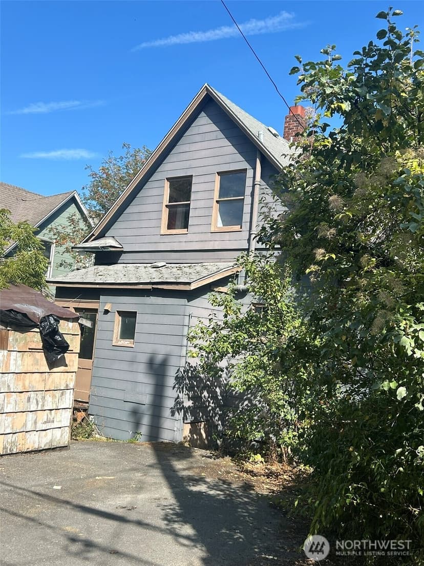 Property photo for 5247 Brooklyn Avenue NE, Seattle photo 20