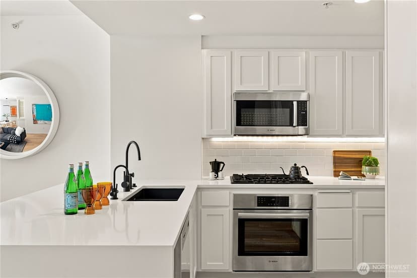 Property photo for 2607 Western Avenue #302, Seattle photo 12