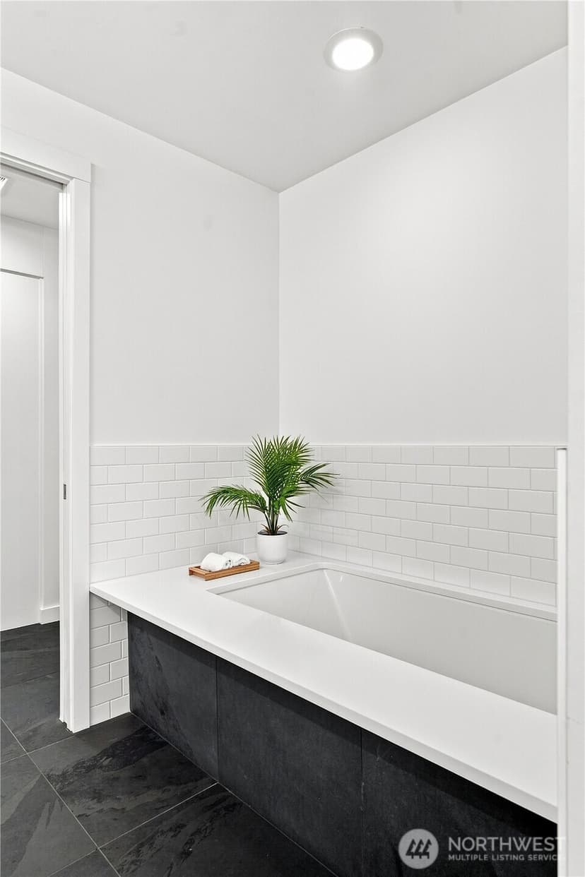 Property photo for 2607 Western Avenue #302, Seattle photo 28